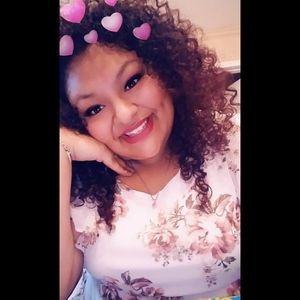 Meet your Posher, Mireya